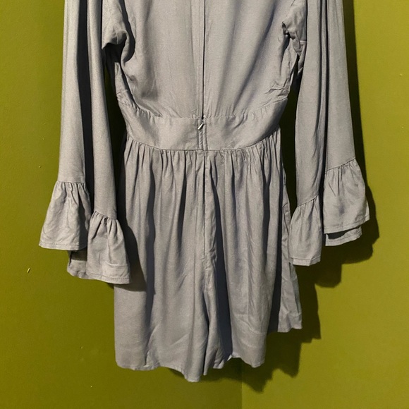 🌟ASOS Design Flare sleeve romper embroidered🌟 - Picture 9 of 9